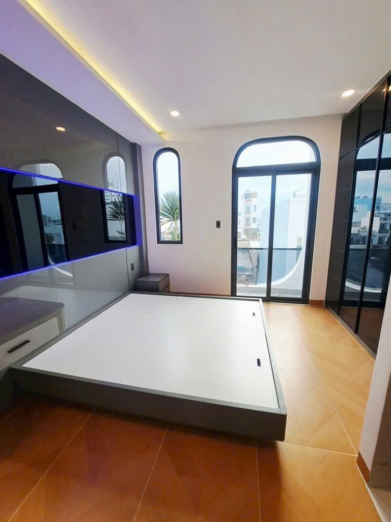 SIÊU PHẨM HXH – NHÀ 5 TẦNG MỚI – THIẾT KẾ HIỆN ĐẠI